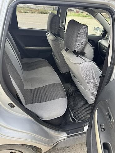 altezza lexus: Компактный 5‑дверный хэтчбек серебристого цвета. Основные — 9