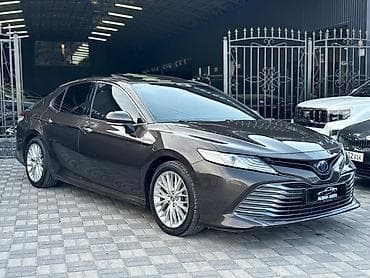 Toyota Camry: 2018 г., 2.5 л, Автомат, Гибрид, Седан