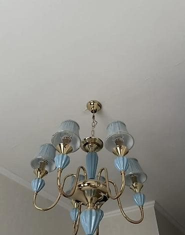 Люстры: Потолочная люстра в классическом стиле Срочно продается люстра - — 1