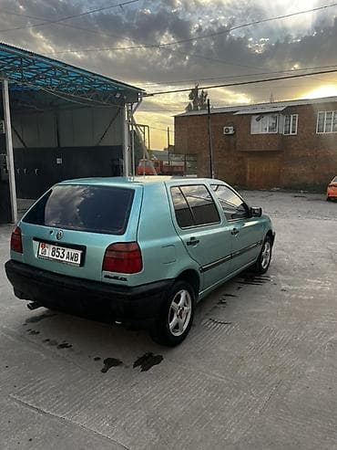 Volkswagen Golf: 1992 г., 1.8 л, Механика, Бензин, Хэтчбэк