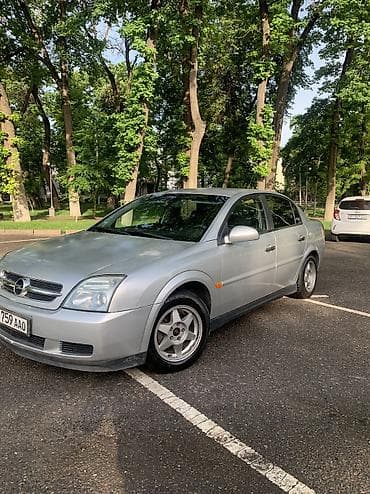 Opel Vectra: 2003 г., 1.8 л, Механика, Бензин, Седан