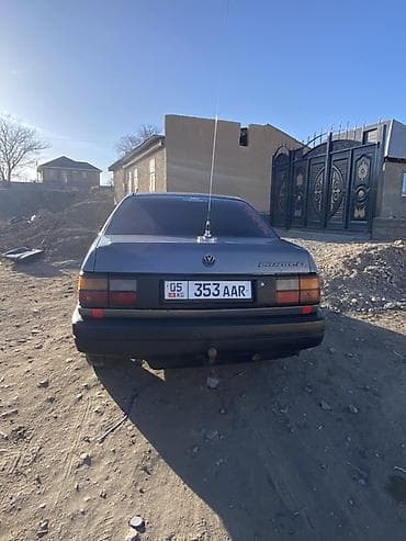 авто kia: Volkswagen Passat: 1988 г., 1.8 л, Механика, Бензин, Седан — 4