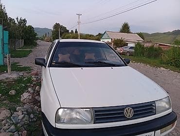 мини машины для взрослых: Volkswagen Vento: 1992 г., 1.8 л, Механика, Бензин, Седан — 4