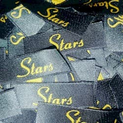 часы с логотипом на заказ: Жаккардовые этикетки на заказ . Тканные плетенные этикетки — 1