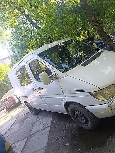 renault master: Легкий грузовик, Mercedes-Benz — 2
