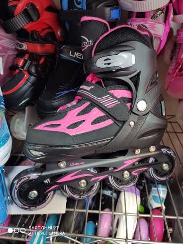 продаю ролик: Новые оригинальные ролики в полном комплекте есть размеры. доставку — 8