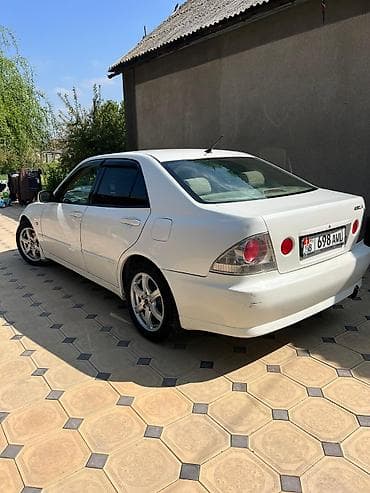 рассматриваю варианты: Toyota Altezza: 2003 г., Автомат, Бензин, Седан — 4