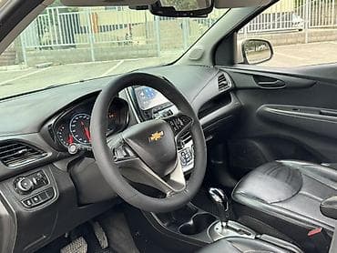 Продажа авто: Chevrolet Spark: 2016 г., 1 л, Автомат, Бензин, Хэтчбэк — 8