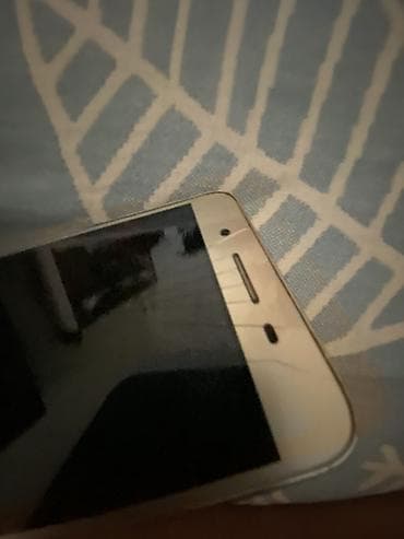one plus 5: Huawei 3G, Б/у, цвет - Золотой — 3