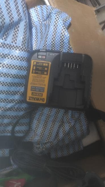 Аккумуляторный перфоратор DeWALT DCH263 XR 18 В + зарядное устройство