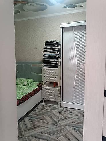 жаны уйлор: Продаётся дом в селе. Чалдовар 20-25 мин от Кара-Балты. - Большой дом — 5