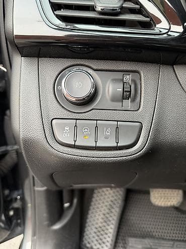 Chevrolet Spark: 2017 г., 1 л, Вариатор, Бензин, Хэтчбэк — 9