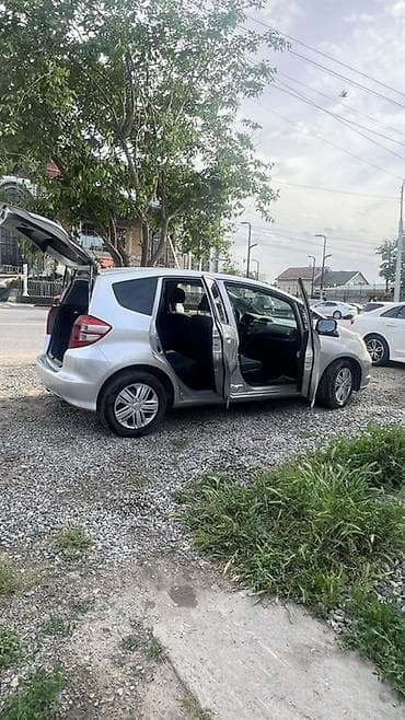 Продажа авто: Honda Fit: 2011 г., 1.5 л, Автомат, Бензин, Хэтчбэк — 4