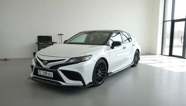 домкрат для авто: Toyota Camry: 2021 г., 3.5 л, Автомат, Бензиновая, Седан — 1