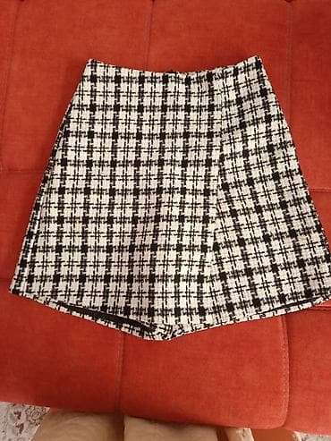 Пончо: Юбка, Юбканын модели: Трапеция, Мини, Бели өйдө lalafo.kg да — 1 Пончо: Юбка, Юбканын модели: Трапеция, Мини, Бели өйдө — 1