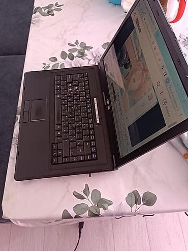 магнитола на авто: Ноутбук ASUS, классический Характеристики и особенности: - Экран — 2