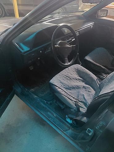 бишкек мото: Mazda 323: 1990 г., 1.6 л, Кол менен иштөөчү, Бензин, Седан — 6