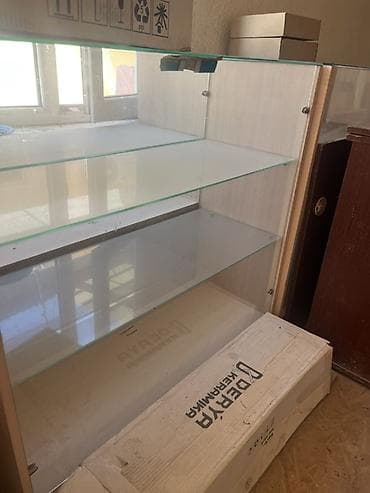 Оборудование для бизнеса: Стеклянная витрина/прилавок для магазинов и салонов.4 шт в наличии - — 2