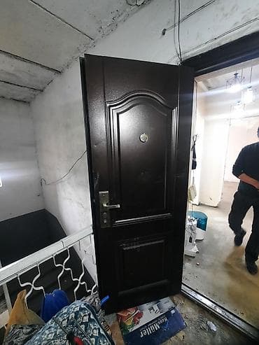 уголник метал: Двери для домов и квартир, Металлическая, Одностворчатая, Правосторонняя, цвет - Коричневый — 2