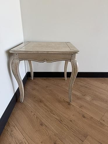 Столик в классическом французском стиле (консоль/приставной) -