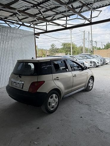 багажник на ист: Toyota Ist: 2003 г., Хэтчбэк — 1
