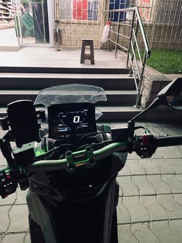 муравей мотосикл: Скутер‑хонда АДВ с агрессивным дизайном и дорожным обвесом — 6