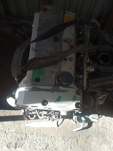 Чынжырлар, курлар: Бензиндик кыймылдаткыч Mercedes-Benz 2 л — 2