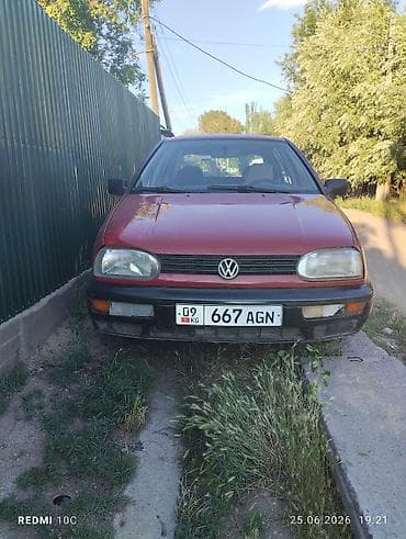 Volkswagen Golf: 1995 г., 1.6 л, Механика, Бензин, Хэтчбэк — 1