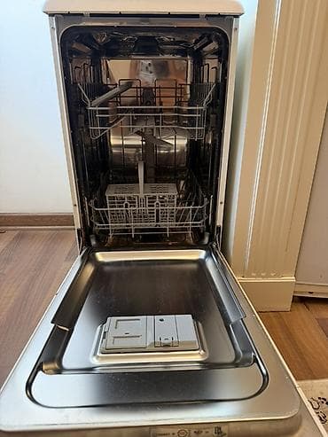 Посудомоечная машина Indesit (узкая, отдельно стоящая) - Ширина узкая — 2