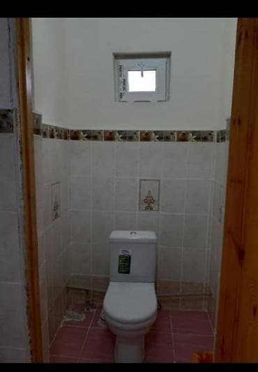 район 4 гор больницы: Просторный дом с готовым интерьером - Светлая кухня-столовая с двумя — 3