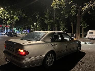 01: Mercedes-Benz E-Class: 2000 г., 2.7 л, Автомат, Дизель, Седан — 4