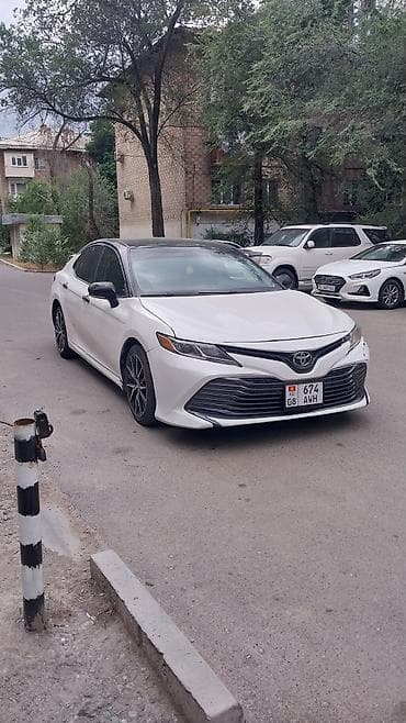 Toyota Camry: 2018 г., 2.5 л, Автомат, Бензин, Седан