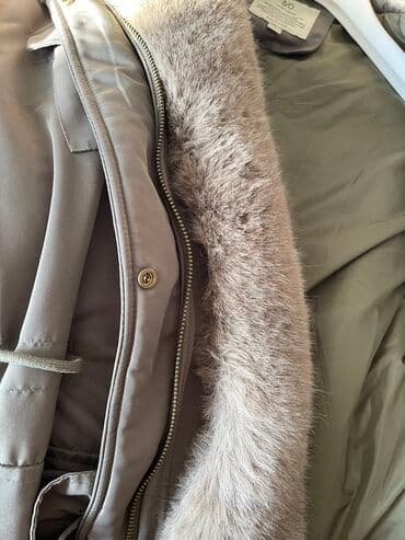 теплый и удобный: Куртка теплая почти новая, я носила её всего месяц в конце — 6