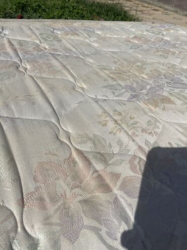 матрасы из кореи: Продаю матрас пружинный двуспальный. бу -Производство: Корея пружины — 5