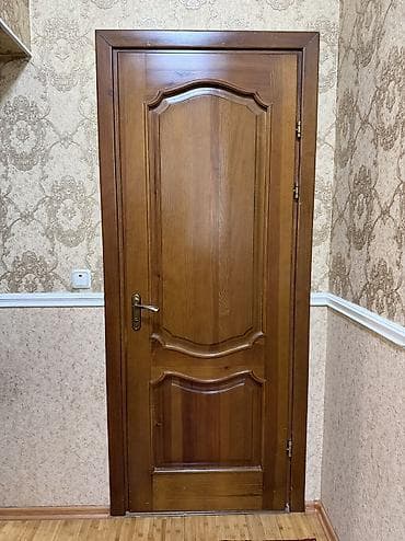 Двери для домов и квартир, Деревянная at lalafo.kg Двери для домов и квартир, Деревянная