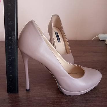 stan smith: Продаю туфли б/у, одевала один раз на свадьбу. Размер 39. Кожа. Каблук — 2