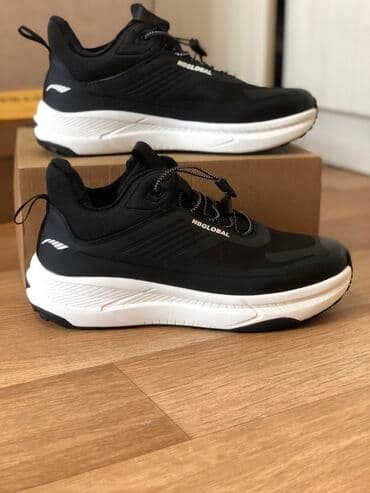 Киреге берилүүчү кийимдер: Эркектердин кроссовкасы, 43, Жаңы, түсү - Кара, Өзү алып кетүү, Акысыз жеткирүү, Акылуу жеткирүү — 2