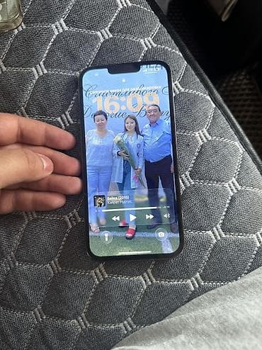 galaxy m32: IPhone 13 Pro Max, Б/у, 256 ГБ, Черный, Чехол, 82 % — 2