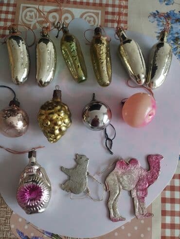 Гирлянды: Продаю новогодние игрушки. - Красные глянцевые шарики разных размеров — 7