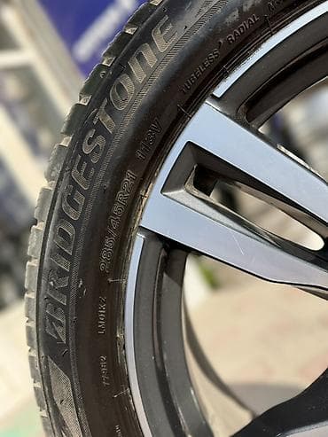 r 21: Колеса в сборе 285 / 45 / R 21, Зима, Б/у, Комплект, Внедорожные (АТ/МТ), Литые, отверстий - 4 — 2