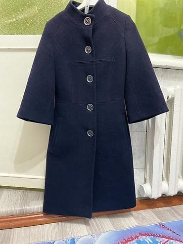 бесшовные трусы: Турция, талия видно. Размер 42. Темно-синее пальто с высоким стойким — 2