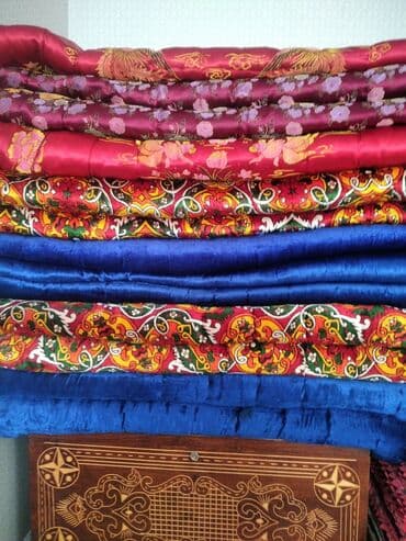 арзан жер тошок: Тошок Б/у, Ватный матрасс, цвет - Красный — 2