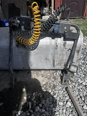 Автозапчасти: Панель соединений (задняя “лыжа”) для тягача/полуприцепа - Комплект — 1