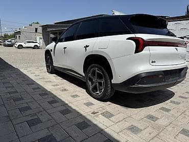 белый byd e5: JMEV : 2024 г., 1.5 л, Автомат, Электромобиль, Кроссовер — 4