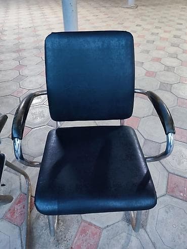 стул для письменного стола: Офисное кресло, С колесиками, цвет - Черный, Экокожа — 1