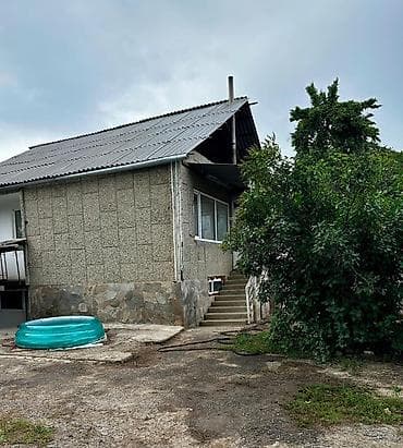 Кыймылсыз мүлк: 🏡 САТЫЛАТ ҮЙ 📍 Дареги: Талас облусу, Көк-Ой айылы, Субанова көчөсү — 9