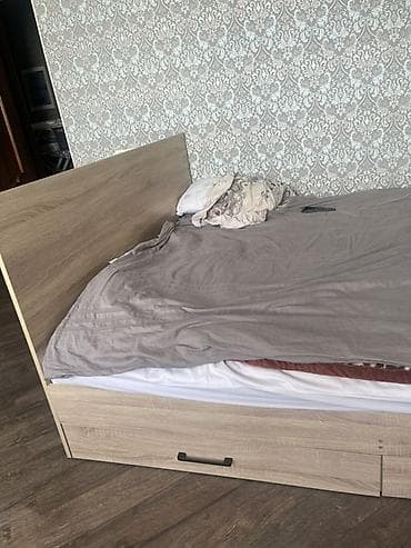 кровать с ящиком: Кровать с выдвижными ящиками для хранения - Размер спального места — 1