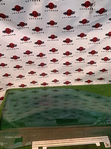 стекло w124: Боковое стекло Mercedes-Benz CLK W208 M 112 E 32 2000 перед. прав — 1