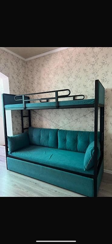 Продаю Двухъярусная кровать-диван 
Почти новый 
Цена 24000 договоримся