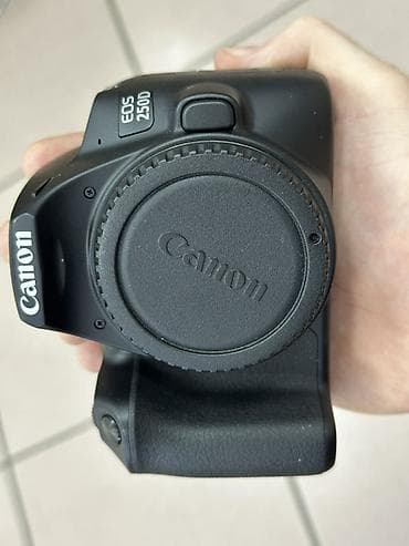 Canon EOS 250D 18-55mm - Компактная зеркальная камера с байонетом